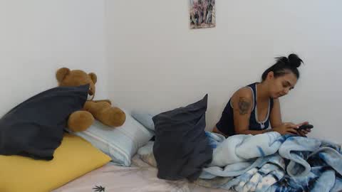 Snapshot of kammy_cami chatting on 10-02-25, 12:17 kammy y camila online show from 10-02-25, 12:17
