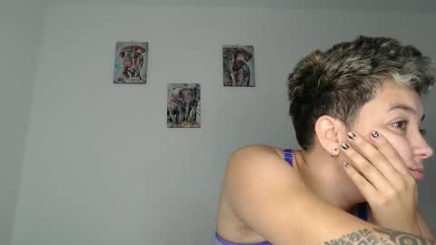 Snapshot of kammy_cami chatting on 01-05-26, 05:27 kammy y camila online show from 01-05-26, 05:27