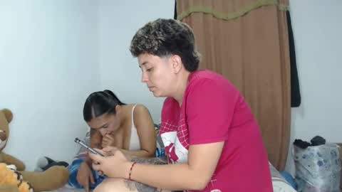 Snapshot of kammy_cami chatting on 05-07-26, 12:05 kammy y camila online show from 05-07-26, 12:05