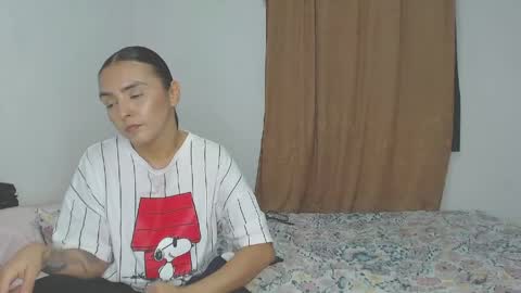 Snapshot of kammy_cami chatting on 06-04-26, 02:39 kammy y camila online show from 06-04-26, 02:39