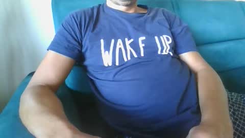 Snapshot of kanaletto chatting on 10-25-25, 08:55 Mario online show from 10-25-25, 08:55