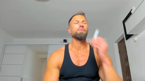 Snapshot of kanegriffin26 chatting on 12-26-24, 12:03 Kane OF strongkane online show from 12-26-24, 12:03