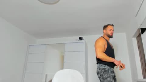 Snapshot of kanegriffin26 chatting on 02-28-25, 12:32 Kane OF strongkane online show from 02-28-25, 12:32