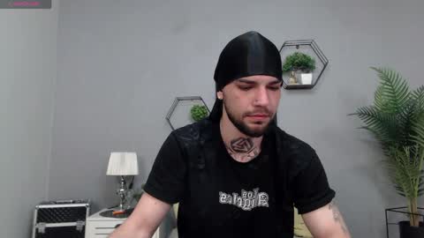 Snapshot of kanehunter chatting on 04-25-26, 06:05 Kane online show from 04-25-26, 06:05