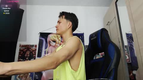 Snapshot of kanekixxxhot chatting on 05-18-26, 12:44 andres online show from 05-18-26, 12:44