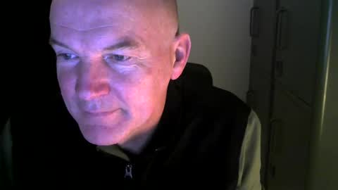Snapshot of kapitein_rob chatting on 12-25-24, 06:31 Robbie online show from 12-25-24, 06:31