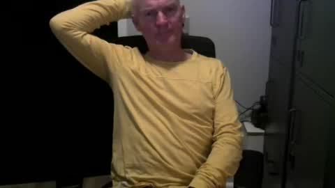 Snapshot of kapitein_rob chatting on 01-12-25, 04:29 Robbie online show from 01-12-25, 04:29