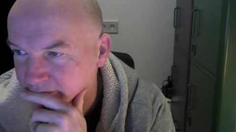 Snapshot of kapitein_rob chatting on 01-16-25, 05:32 Robbie online show from 01-16-25, 05:32