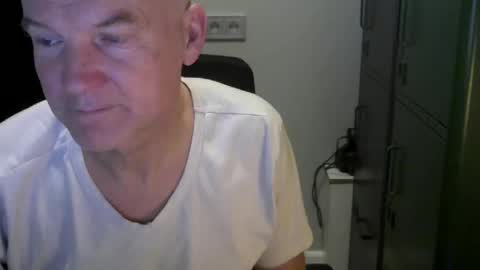 Snapshot of kapitein_rob chatting on 02-02-25, 05:42 Robbie online show from 02-02-25, 05:42