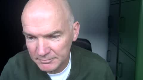 Snapshot of kapitein_rob chatting on 10-18-25, 09:10 Robbie online show from 10-18-25, 09:10