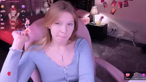Snapshot of karambamoon chatting on 04-25-26, 09:23 Lera online show from 04-25-26, 09:23