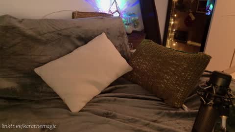 I am here around 5am GMT karathemagic online show from 02-01-25, 04:03