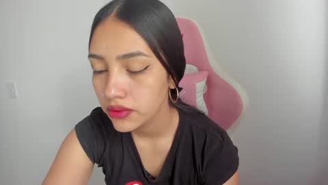 karely_sweet_ online show from 07-16-26, 12:33