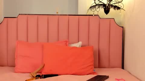 Snapshot of karen_simss chatting on 02-10-26, 11:03 Karen online show from 02-10-26, 11:03