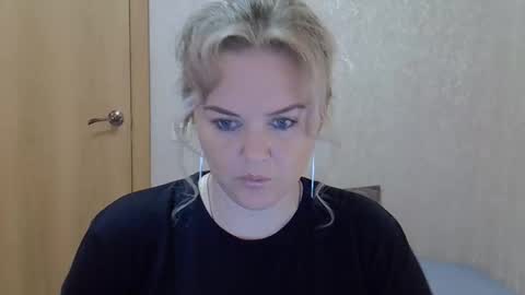 karennelsonx online show from 09-18-25, 11:01