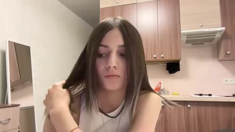 Snapshot of karensimilton chatting on 12-01-25, 04:34 May online show from 12-01-25, 04:34