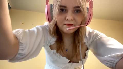Im Olivia online show from 11-07-25, 06:13