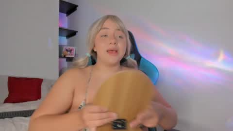 kariina_wong online show from 06-04-26, 11:11