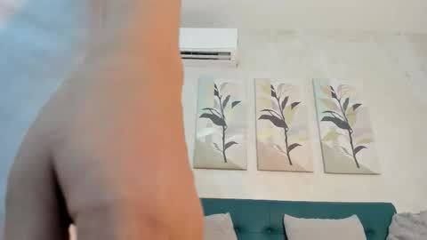 Kari  online show from 11-24-25, 07:13