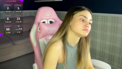 Snapshot of karina_broks chatting on 10-17-25, 08:39 karina_broks online show from 10-17-25, 08:39