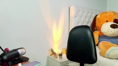 Snapshot of karina_pretty chatting on 05-31-26, 12:12 karina online show from 05-31-26, 12:12