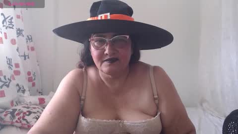 Snapshot of karina_turbay chatting on 10-31-25, 03:35 Karina online show from 10-31-25, 03:35