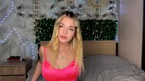 Snapshot of karina_vibe chatting on 04-28-26, 11:26 Karina online show from 04-28-26, 11:26