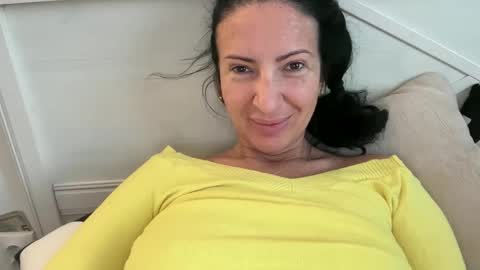 Snapshot of karinablair chatting on 01-14-26, 01:28 Karina online show from 01-14-26, 01:28