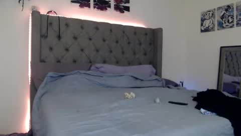 Snapshot of karinakummings chatting on 12-21-25, 10:55 karinakummings online show from 12-21-25, 10:55