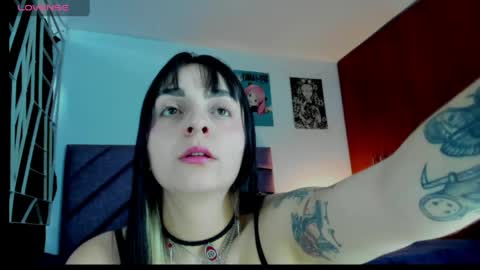 Snapshot of karinna__raven chatting on 05-17-26, 09:00 KARINNA RAVEN online show from 05-17-26, 09:00