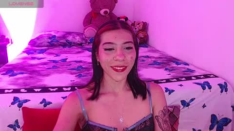 Snapshot of karla0524 chatting on 09-19-25, 01:40 KARLA online show from 09-19-25, 01:40