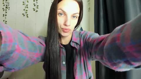 karla_lim online show from 10-06-25, 11:07