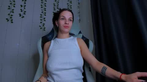 karla_lim online show from 11-01-25, 08:49