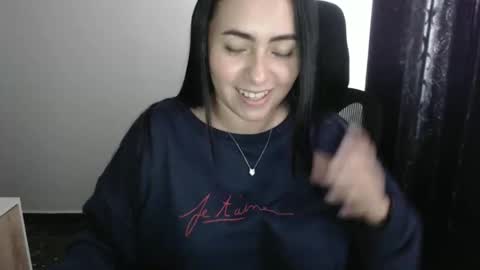 Snapshot of karlagiraldo140 chatting on 05-29-26, 05:22 Karla Giraldo online show from 05-29-26, 05:22