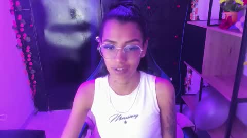 Snapshot of karlaslutskinny__ chatting on 03-31-26, 08:42 karlaslutskinny__ online show from 03-31-26, 08:42