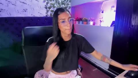 Snapshot of karlaslutskinny__ chatting on 04-16-26, 09:37 karlaslutskinny__ online show from 04-16-26, 09:37