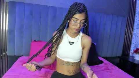 Snapshot of karlaslutskinny__ chatting on 05-21-26, 08:27 karlaslutskinny__ online show from 05-21-26, 08:27