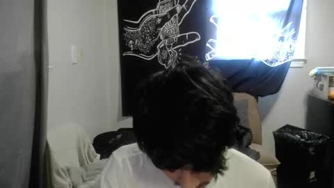 karloscm4 online show from 03-04-25, 07:32