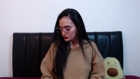 Snapshot of karlota_hank chatting on 06-25-26, 04:12 Karlis online show from 06-25-26, 04:12