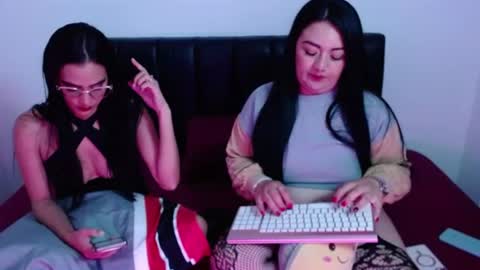 Snapshot of karlota_hank chatting on 07-18-26, 04:49 Karlis online show from 07-18-26, 04:49
