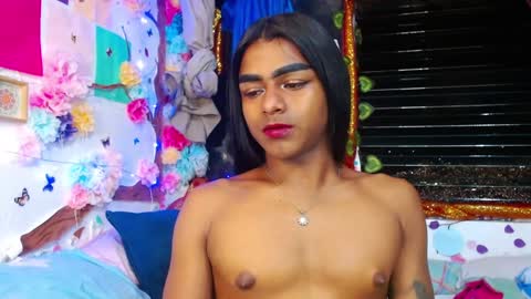 Snapshot of karly_coffe chatting on 01-01-25, 02:51 KARLY. online show from 01-01-25, 02:51