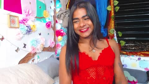 Snapshot of karly_coffe chatting on 01-14-25, 01:58 KARLY. online show from 01-14-25, 01:58