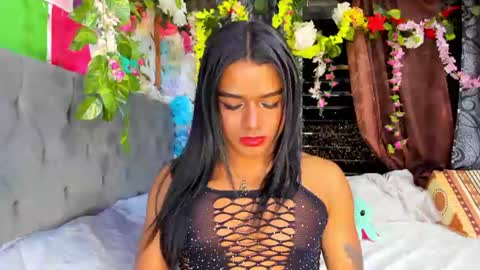 Snapshot of karly_coffe chatting on 06-12-26, 10:14 KARLY. online show from 06-12-26, 10:14