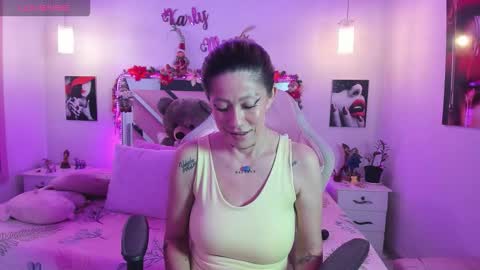 Karly Moonns online show from 11-30-25, 10:47