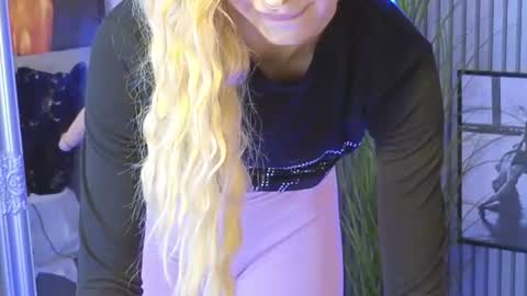 Julia online show from 07-18-26, 07:28