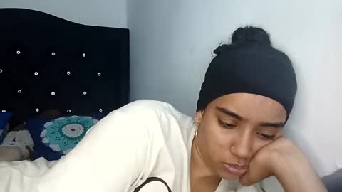 Independent model online show from 10-05-25, 05:22