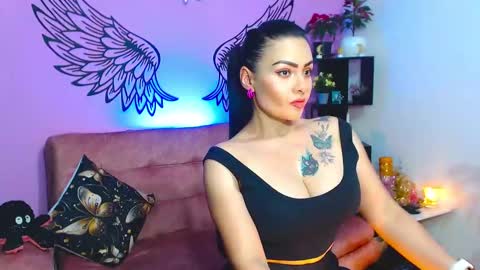 Snapshot of karol_kennedy chatting on 01-21-25, 06:11 Karol Kenedy online show from 01-21-25, 06:11