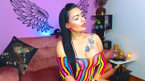 Snapshot of karol_kennedy chatting on 02-01-25, 06:00 Karol Kenedy online show from 02-01-25, 06:00