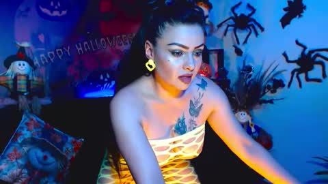 Snapshot of karol_kennedy chatting on 10-27-25, 06:06 Karol Kenedy online show from 10-27-25, 06:06