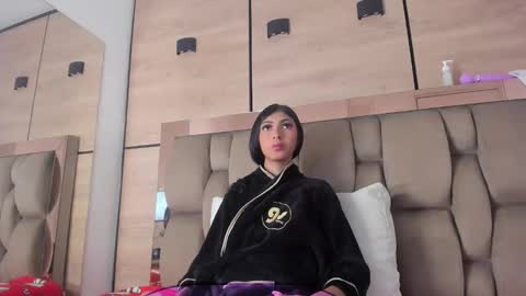 Snapshot of karol_lewiss chatting on 03-10-26, 12:43 KAROL LEWIS online show from 03-10-26, 12:43